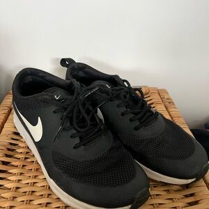 Nike Women's Air Max Thea